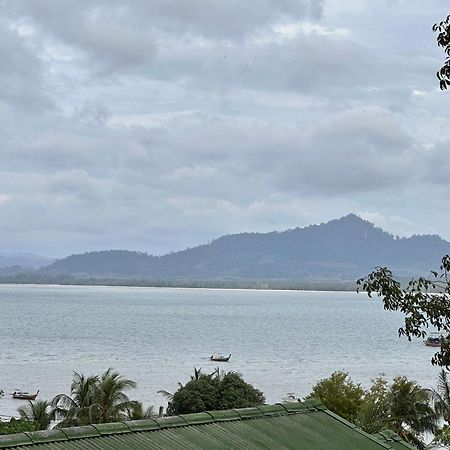 Rinna Resort Ko Mook Buitenkant foto