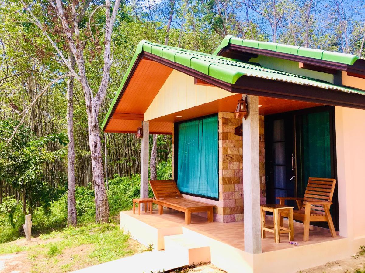Rinna Resort Ko Mook Buitenkant foto