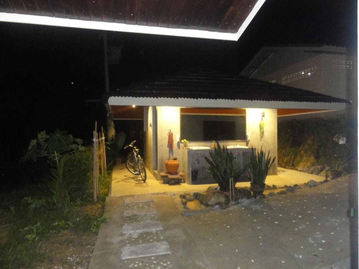 Rinna Resort Ko Mook Buitenkant foto