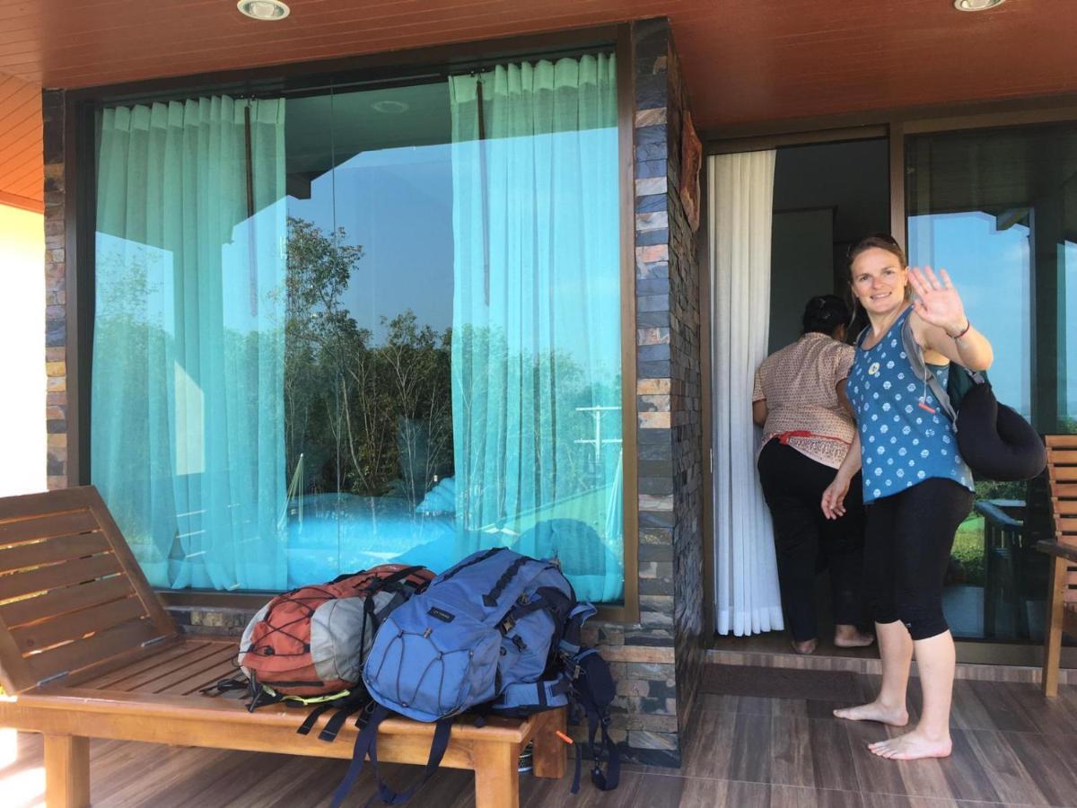 Rinna Resort Ko Mook Buitenkant foto